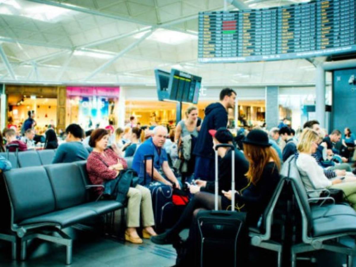 Pasajeros podrán pedir indemnización por retrasos en vuelos en la UE
