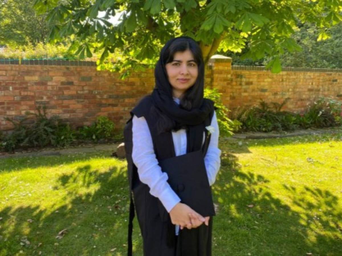 Malala recibe diploma de la universidad de Oxford