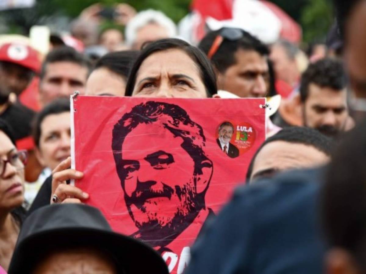 Brasil: El PT inscribe la candidatura del encarcelado Lula