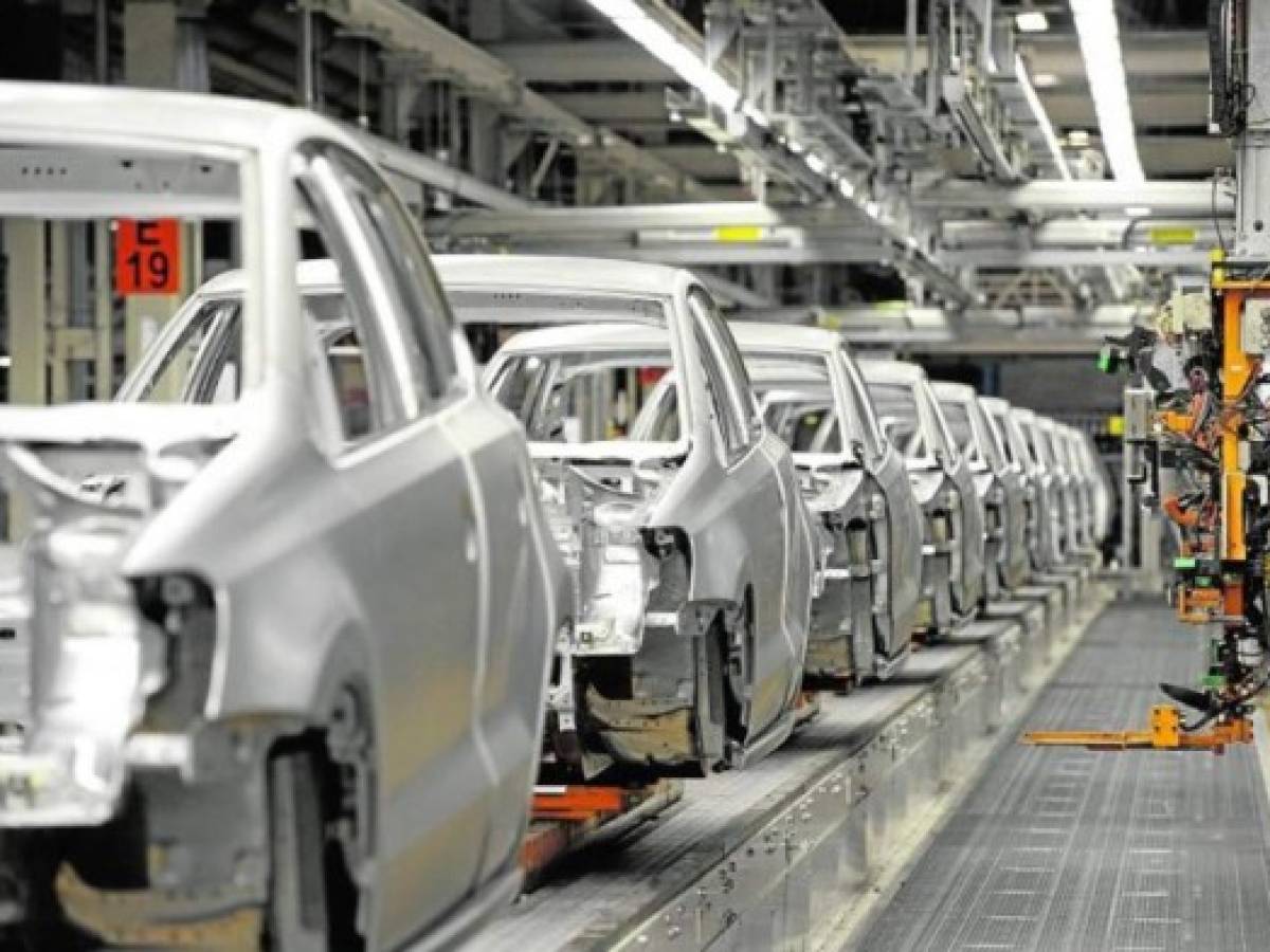 Producción automotriz se derrumbó 32,5% en 2019 en Argentina