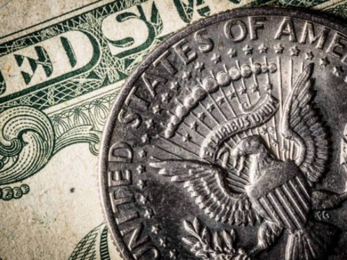 Guatemala evalúa volver a mercados de bonos en dólares