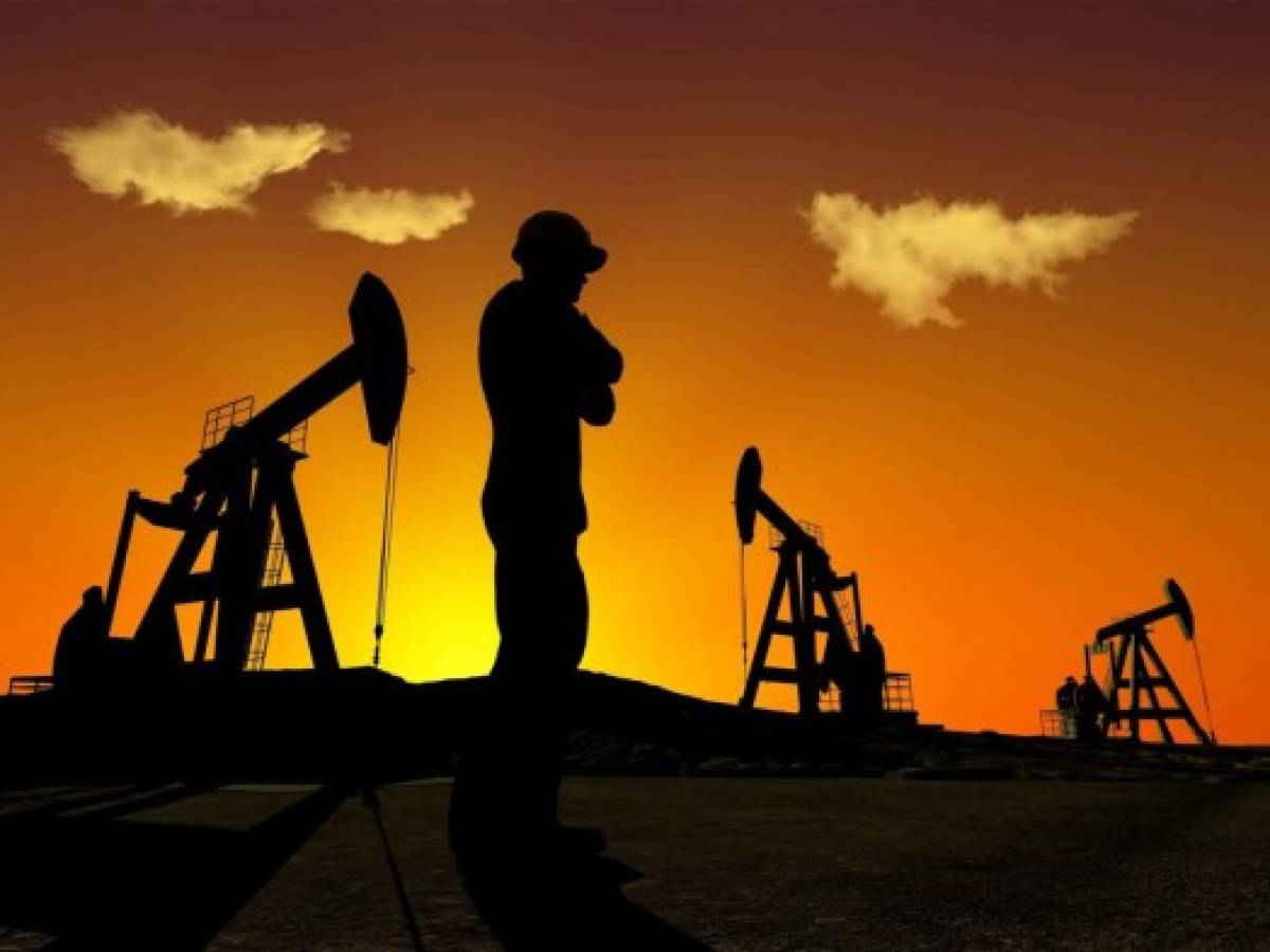 Precio del petróleo con su peor racha desde 1986