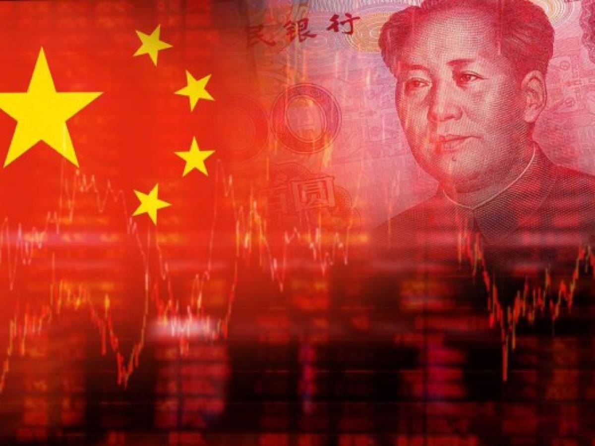 Crecimiento económico de China cae a su nivel más bajo en 27 años