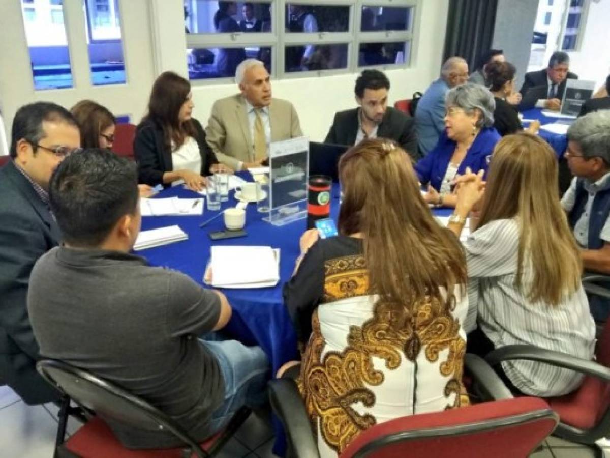 El Salvador: Exportadores buscan estrategias para dinamizar el sector