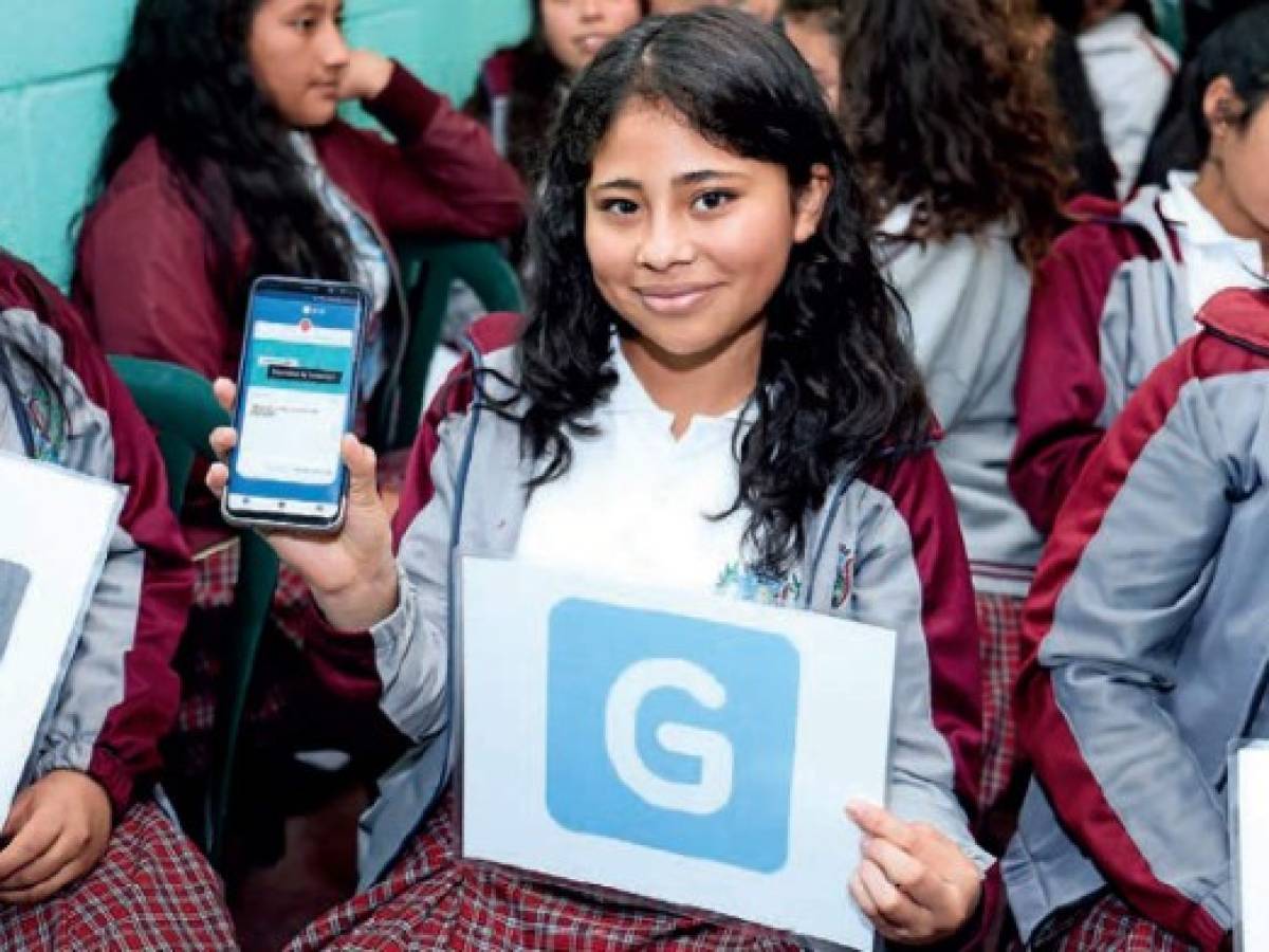 Empoderando mujeres en el uso de la tecnología