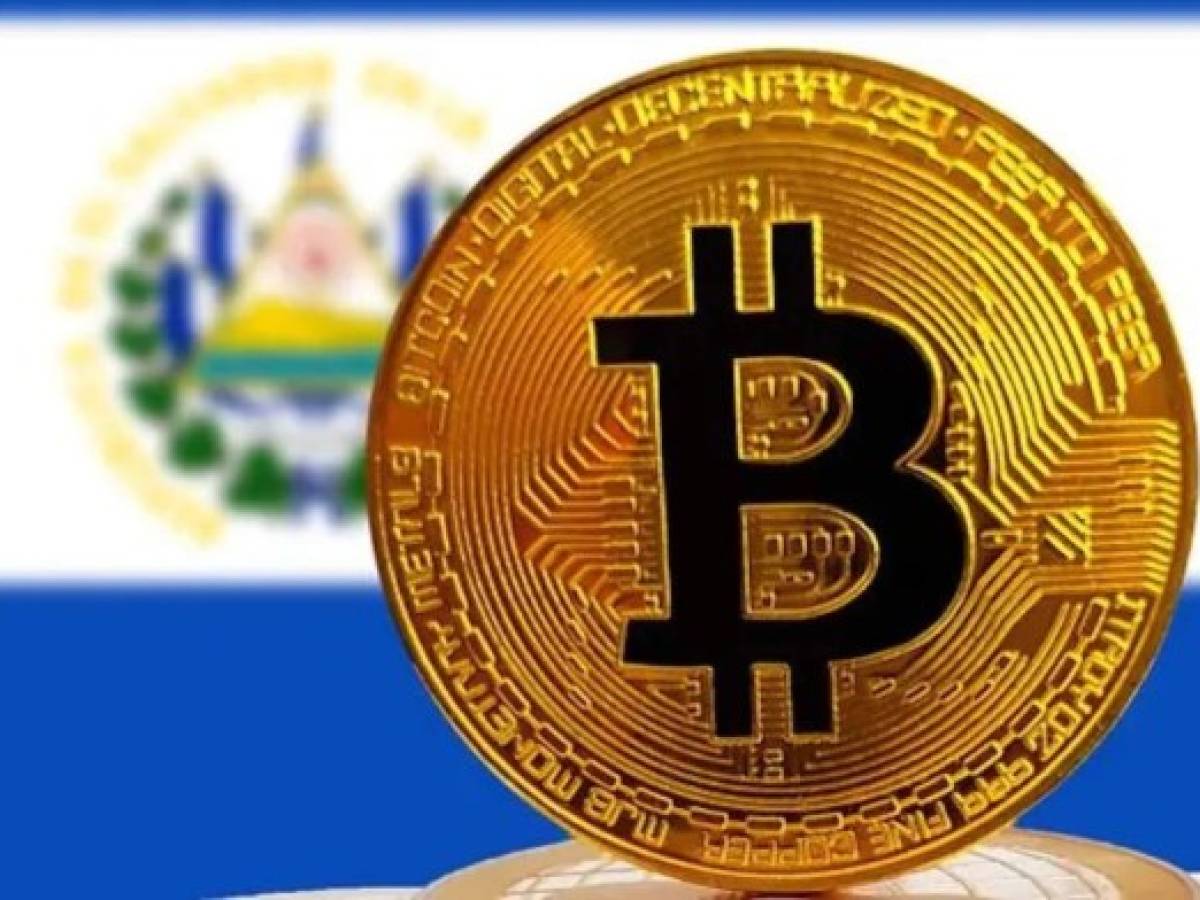 El Salvador aprende por qué no se usa el bitcoin como moneda para transacciones diarias