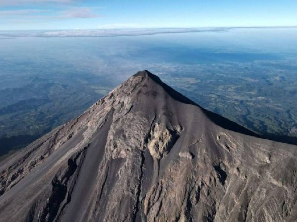 Erupción 'moderada a fuerte' en el Volcán de Fuego de Guatemala