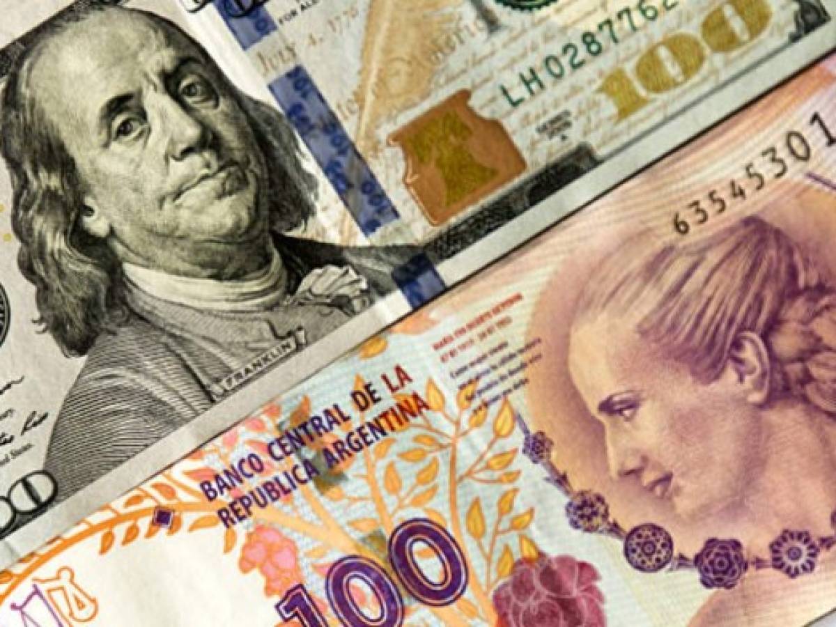Inflación y devaluación, un cóctel explosivo que vuelve a Argentina