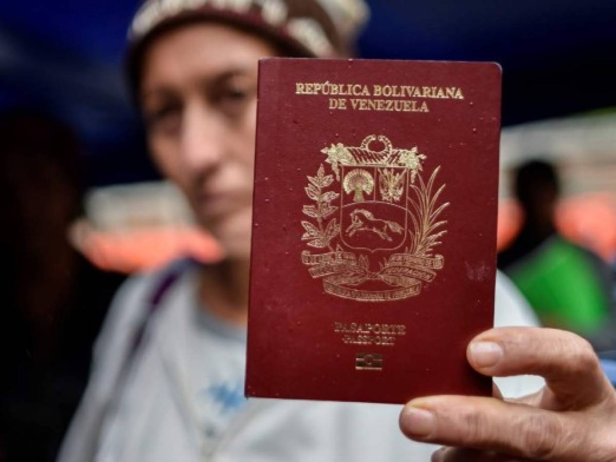 Ecuador impone visas a venezolanos por dos años