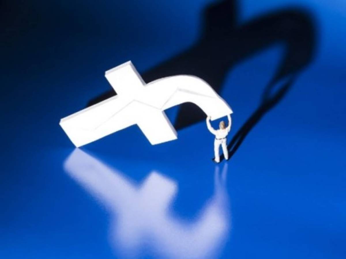¿Qué provocó la falla de Facebook e Instagram?