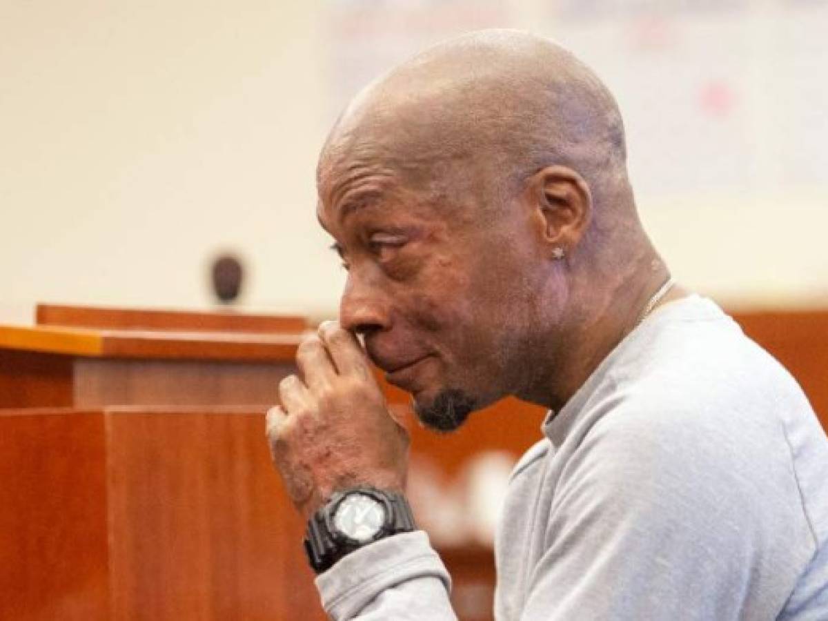 Plaintiff Dewayne Johnson reacts after hearing the verdict to his case against Monsanto at the Superior Court Of California in San Francisco, California, on August 10, 2018.A California jury on Friday, August 10, 2018 ordered agrochemical giant Monsanto to pay nearly $290 million for failing to warn a dying groundskeeper that its weed killer Roundup might cause cancer. Jurors found Monsanto acted with 'malice' and that its weed killers Roundup and the professional grade version RangerPro contributed 'substantially' to Dewayne Johnson's terminal illness. / AFP PHOTO / POOL / JOSH EDELSON