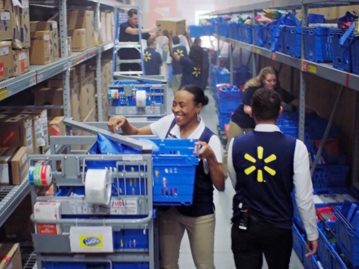 Walmart calma los temores de una recesión en EEUU