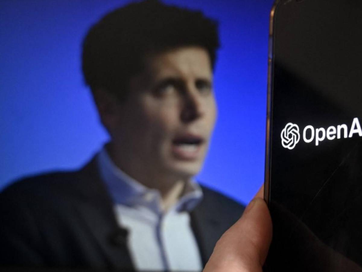 Centenares de empleados de OpenAI amenazan con renunciar tras despido de Sam Altman