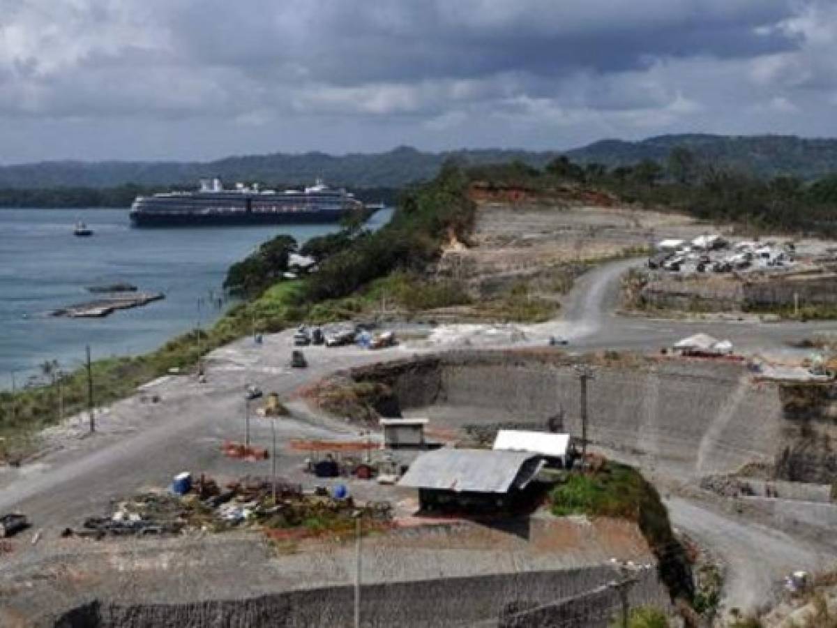 Canal de Panamá celebra un siglo de operaciones