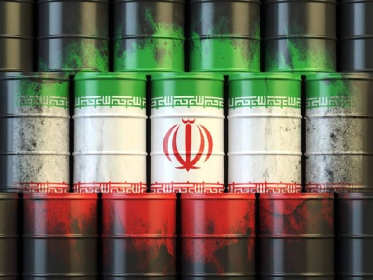Irán descubre un campo petrolífero con reservas de 53.000 millones de barriles