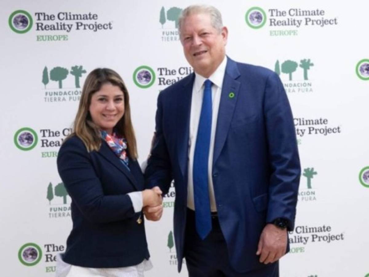 Costarricense Ximena Loría recibe premio ‘Climate Reality’s Green Ring’