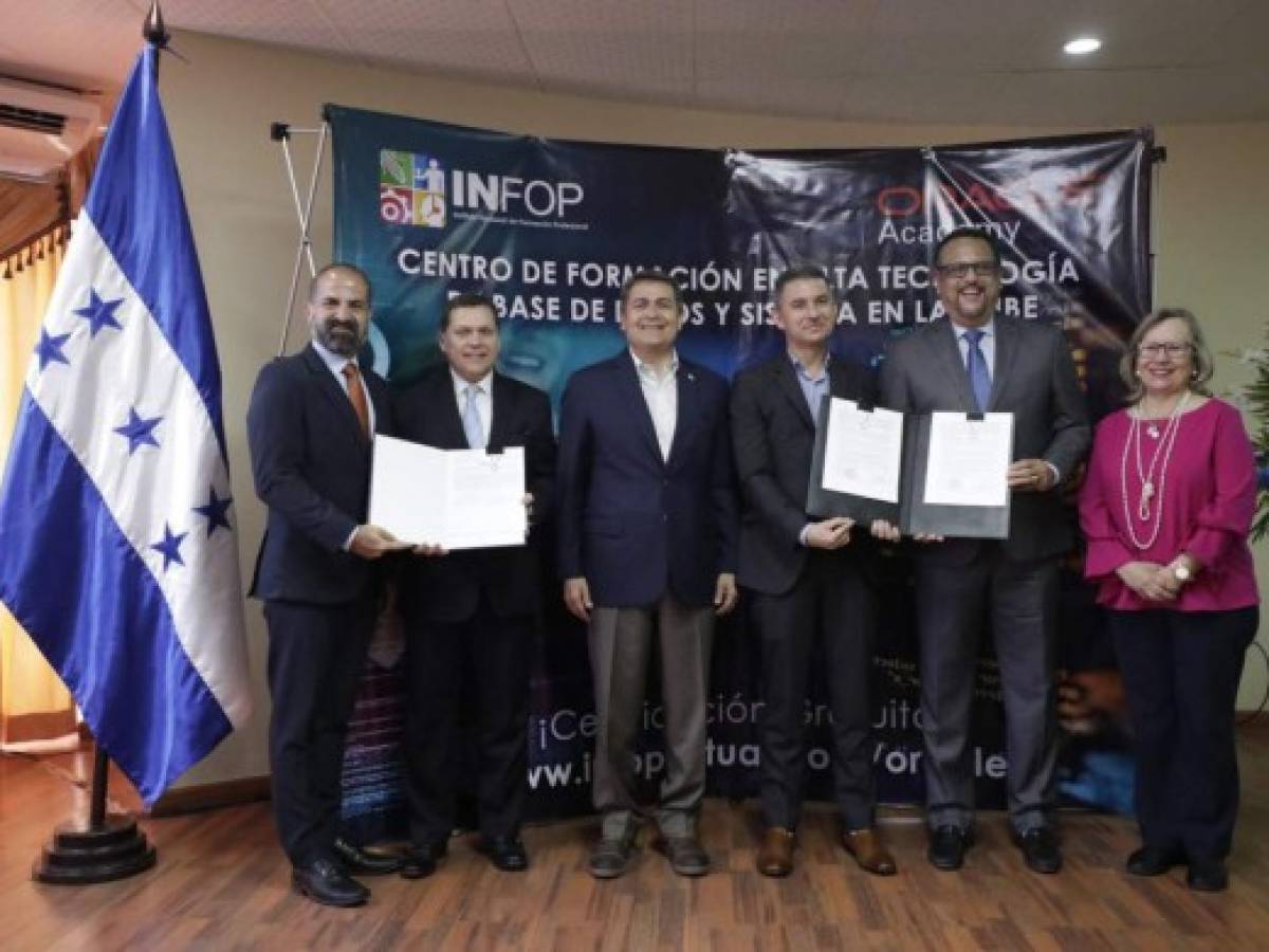 Gobierno de Honduras y Oracle firman alianza para beneficiar a más de 3.000 estudiantes