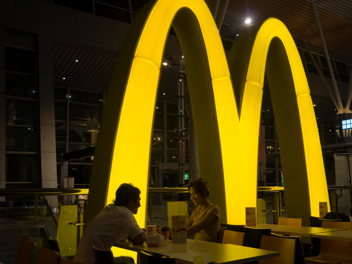 Medios: McDonald’s anunciaría plan de despidos