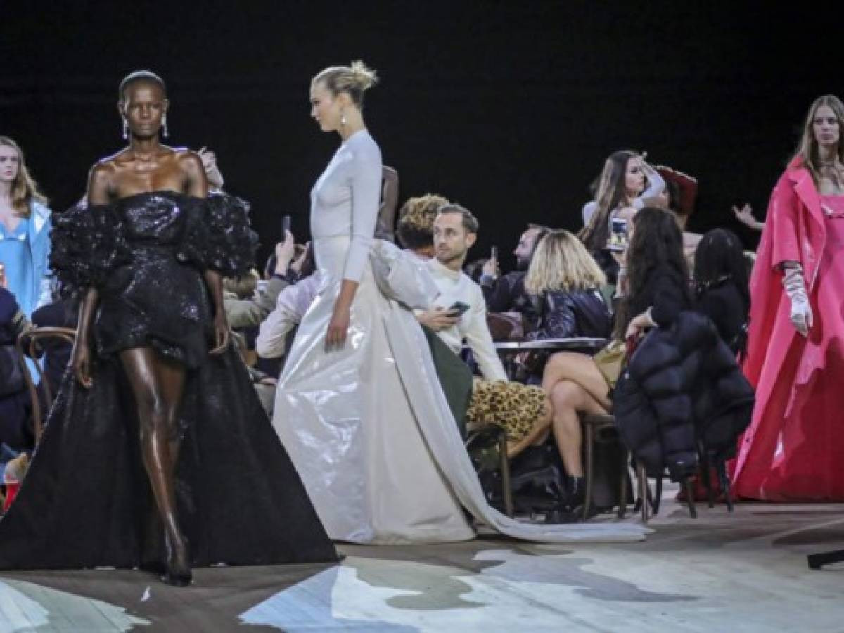 Sin público, la Semana de la Moda de Nueva York busca apoyar a los diseñadores de EEUU