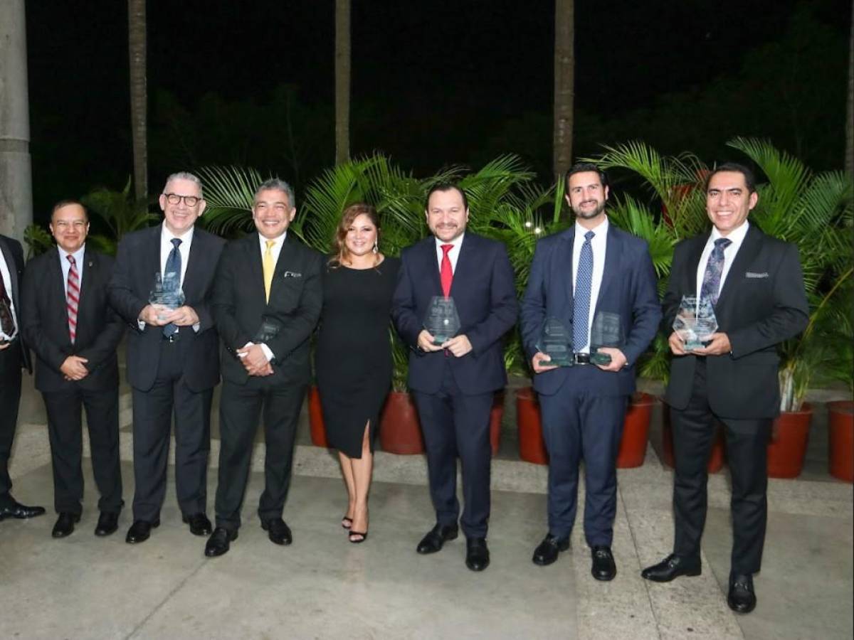 Liderar para la innovación: centroamericanos fueron reconocidos por Awards of Happiness