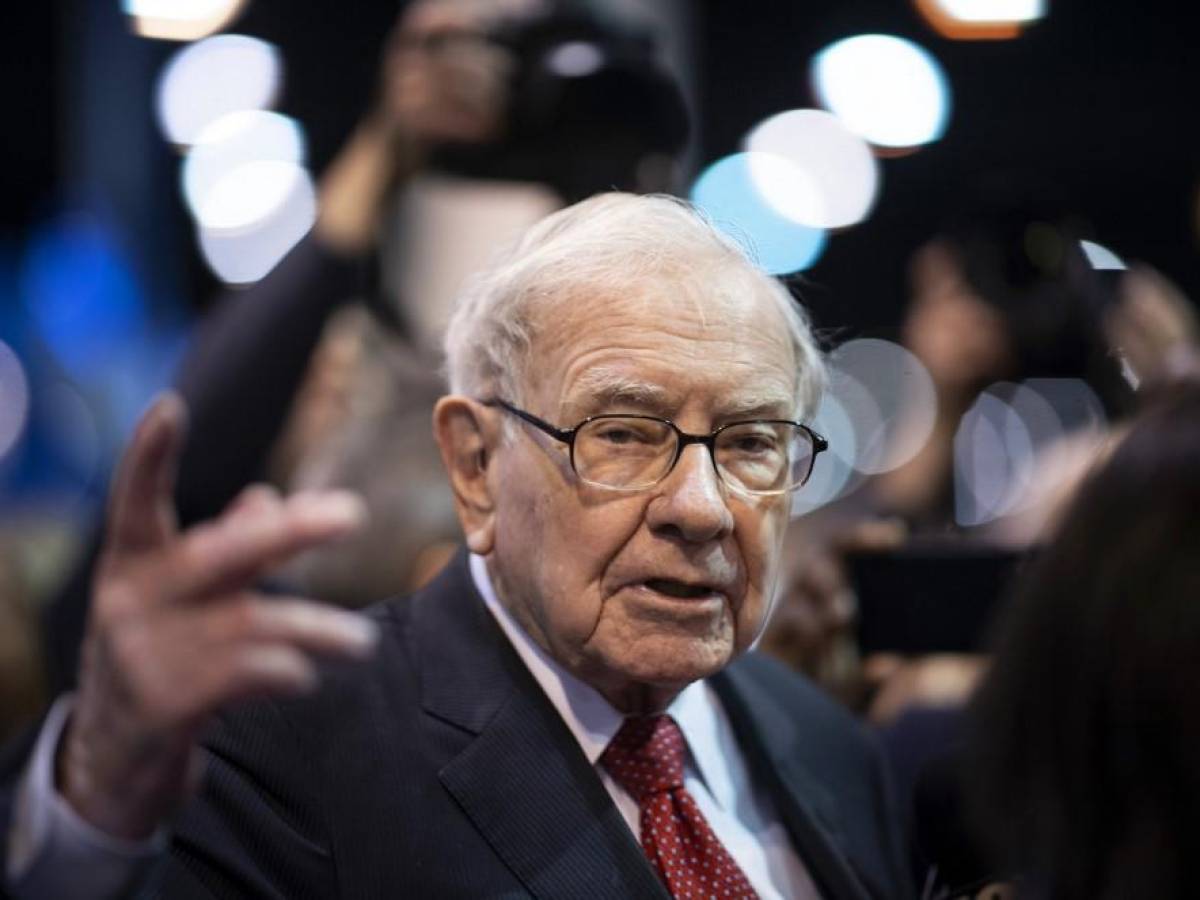 Pagan millonaria suma para almorzar con Warren Buffett