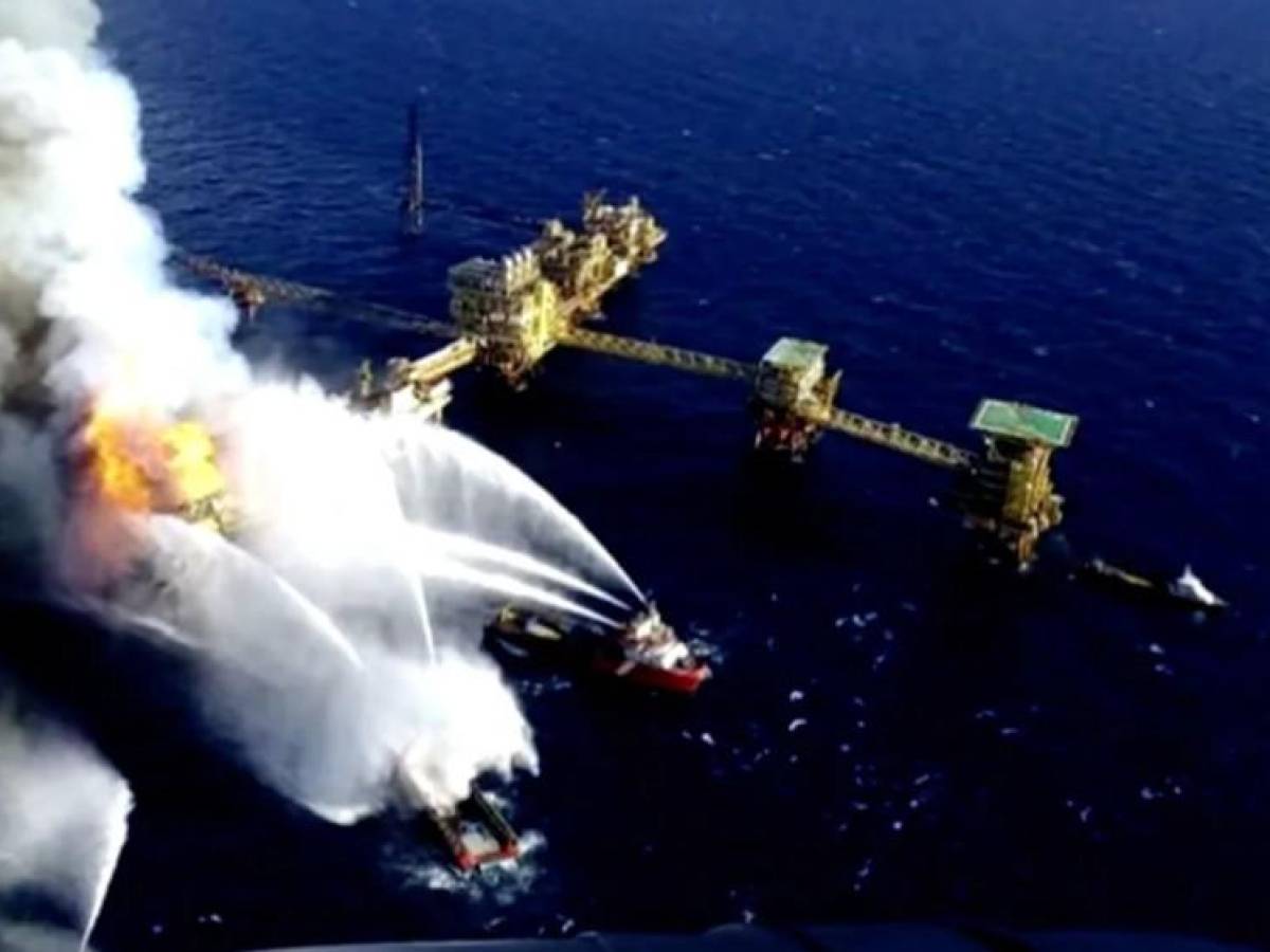Seis heridos deja explosión en plataforma de gas en Golfo de México