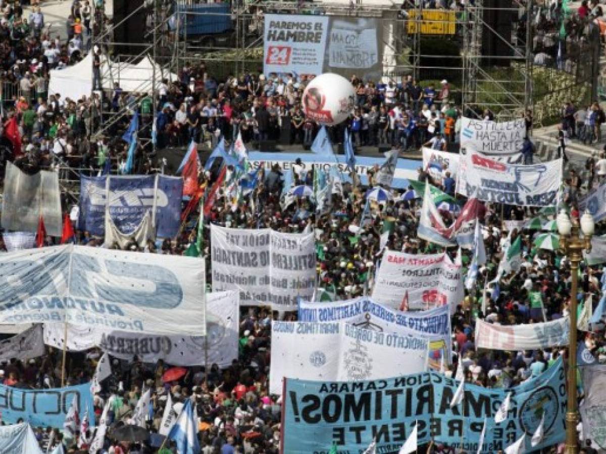 Argentina: Sindicatos paralizan al país, en plena crisis económica