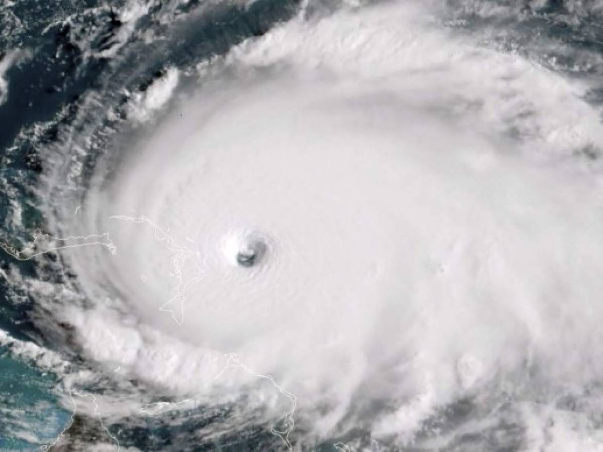 Catastrófico huracán Dorian azota a Bahamas y EEUU ordena evacuaciones