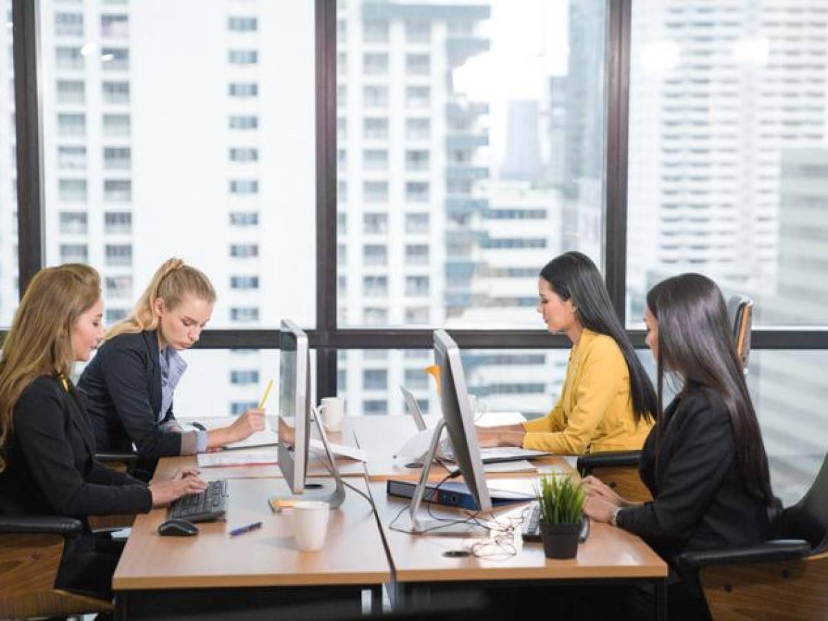 Crece la participación de mujeres en sector bancario de Costa Rica