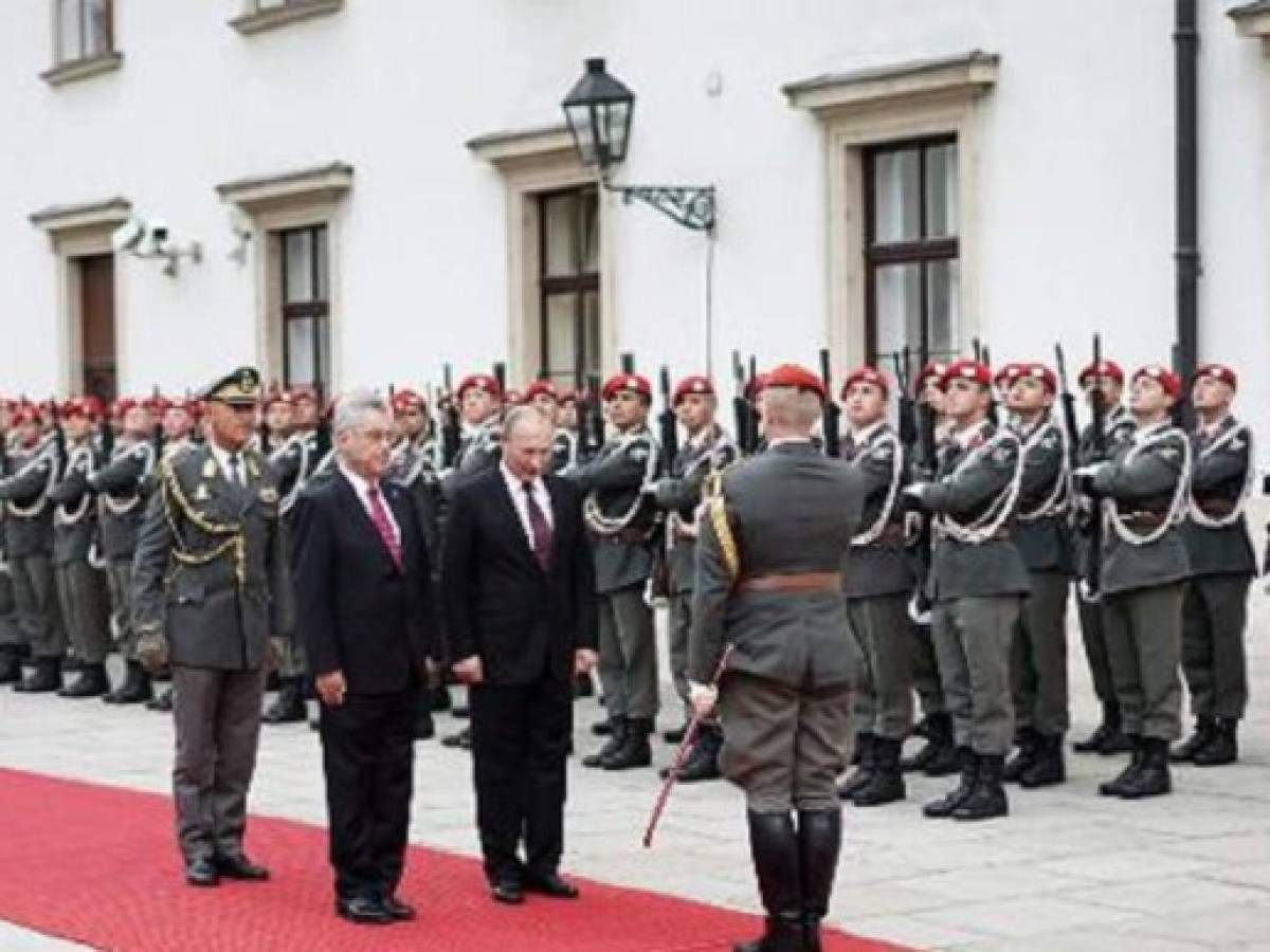 Putin levanta amenaza de intervención militar en Ucrania