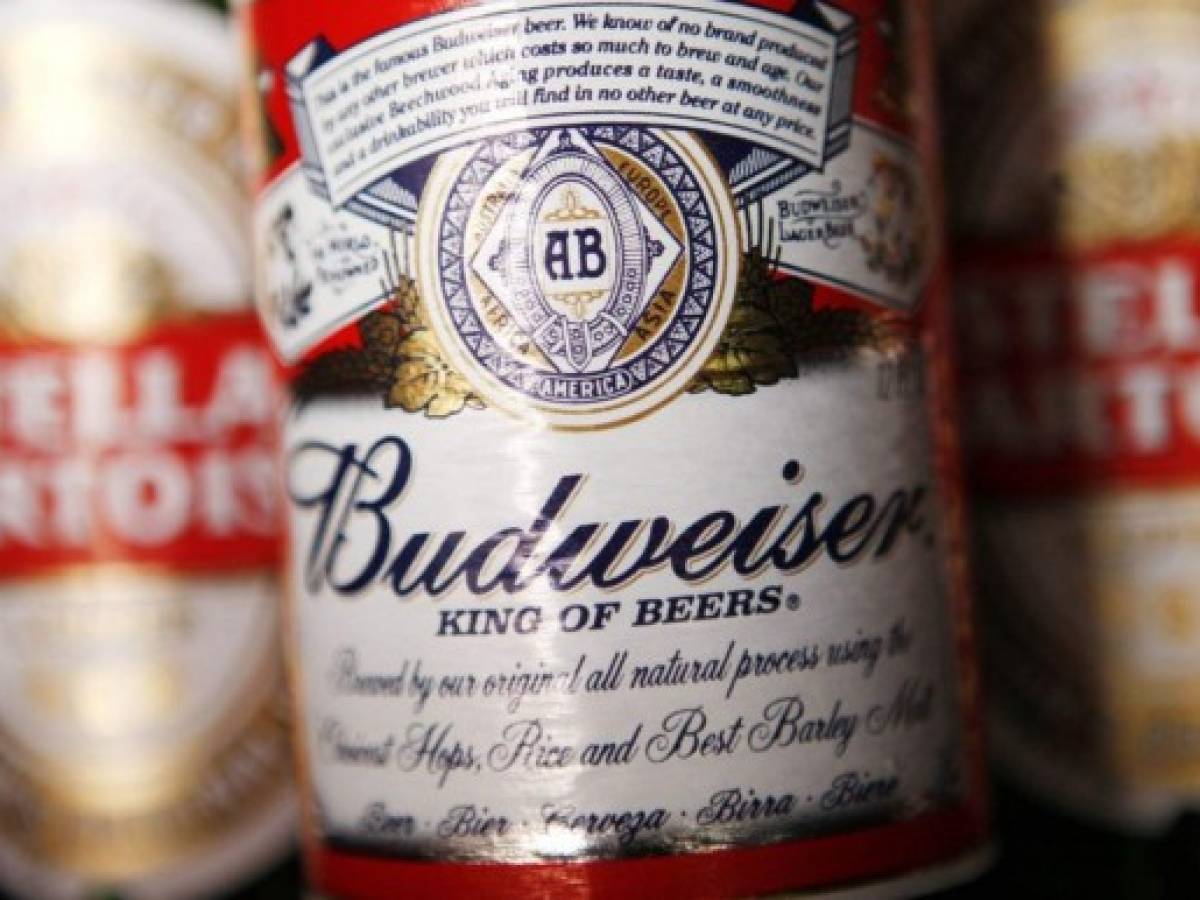 Beneficio neto de AB InBev cae más de 37% en el tercer trimestre