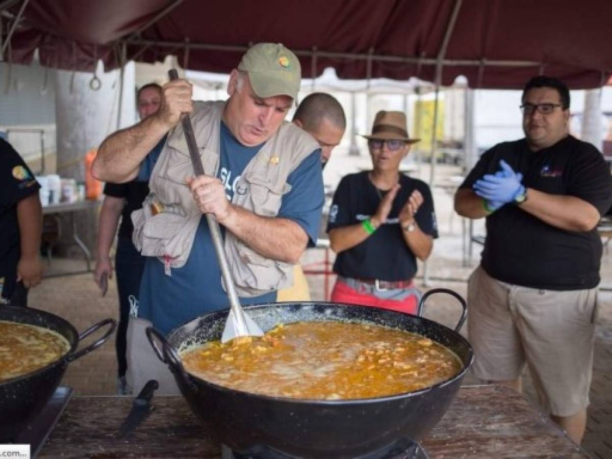 Chef José Andrés Puerta cocina para los afectados por Eta en Guatemala y Honduras