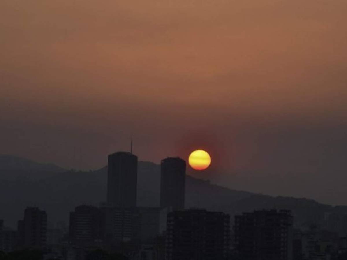 Gobierno de Venezuela dice que nuevo 'ataque' al sistema eléctrico provoca apagón