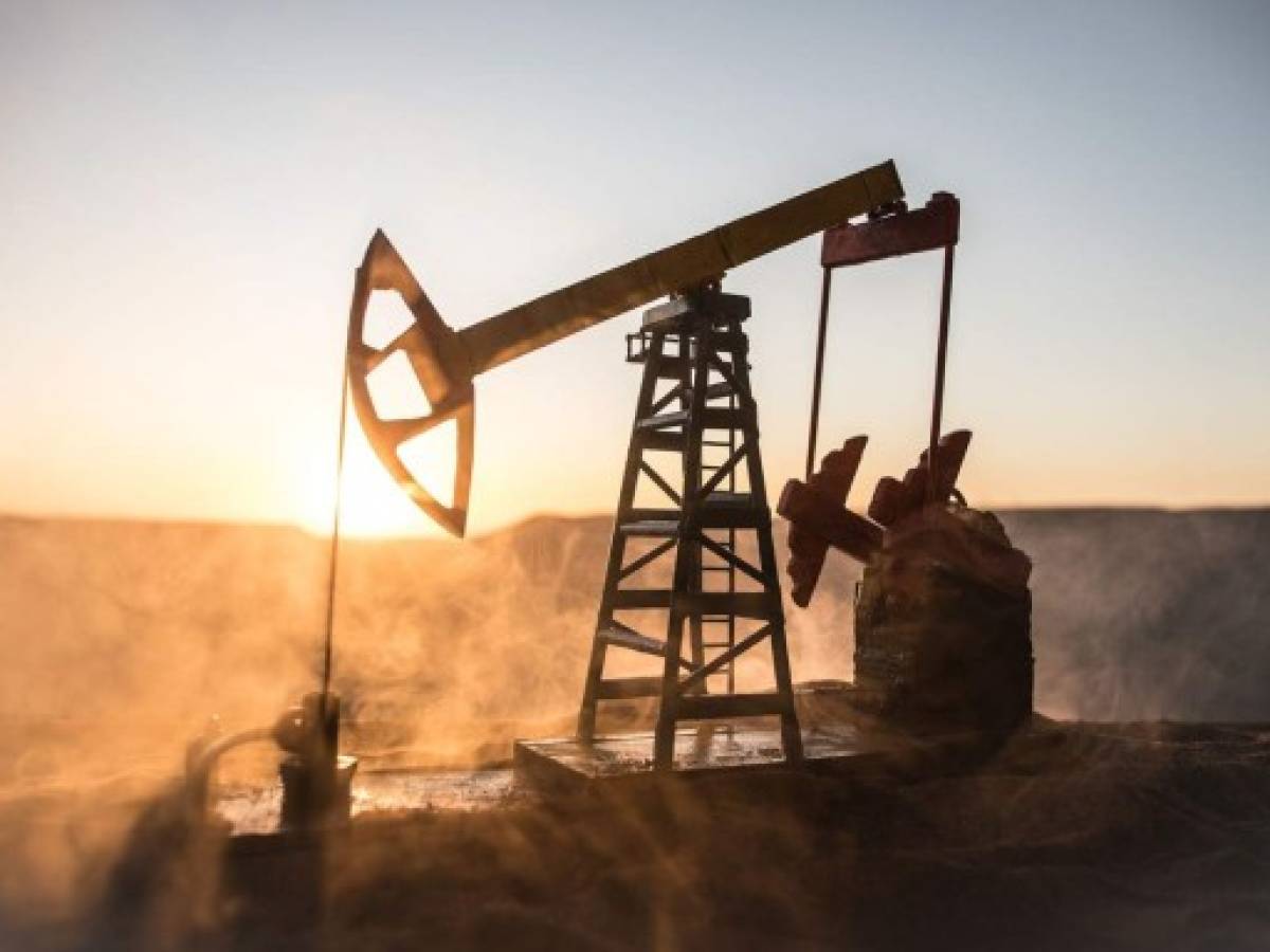 Precios del petróleo suben más de 5% por optimismo en demanda china