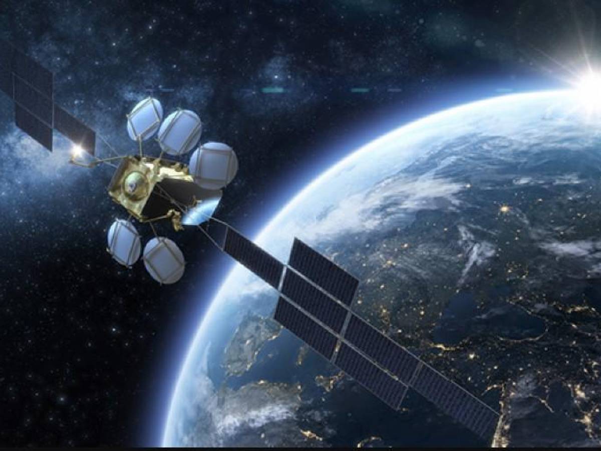 Eutelsat busca fusionarse con OneWeb para convertirse en líder en internet satelital