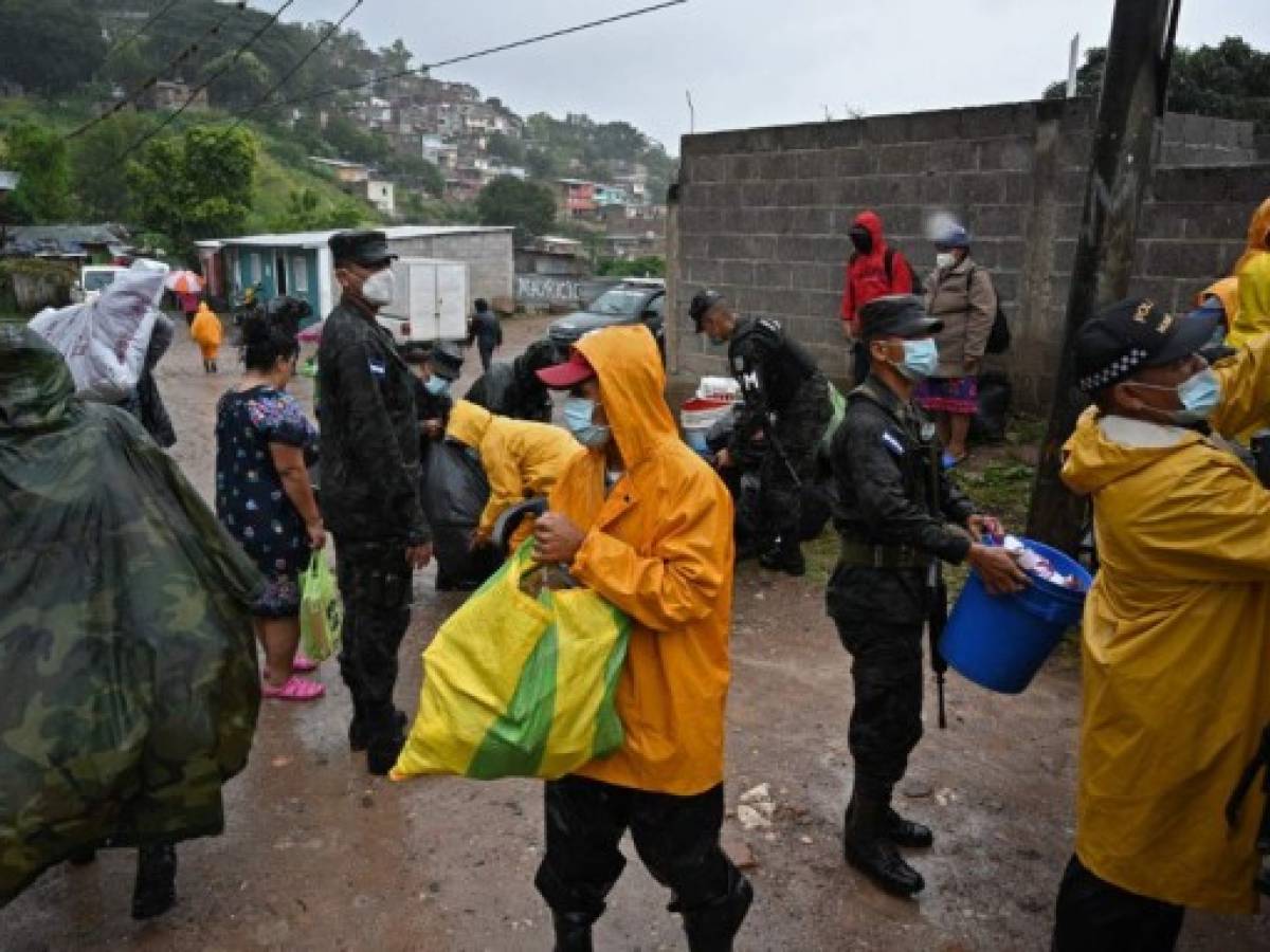 Huracán Iota amenaza a cientos de familias en Nicaragua y Honduras