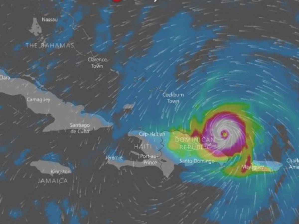 Dominicana suspende labores por llegada del Huracán María