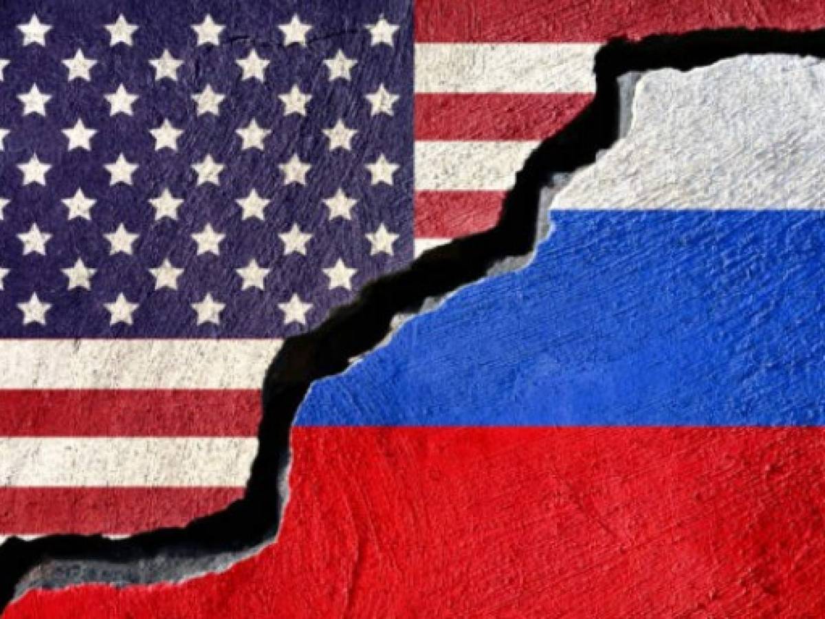Rusia considera 'paso peligroso' la retirada de EEUU de tratado nuclear