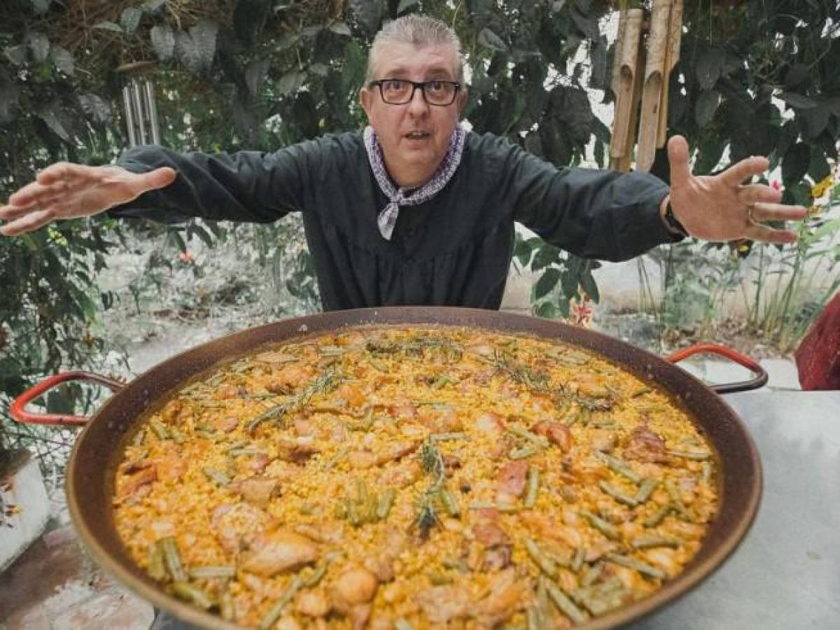 Maestro paellero quiere llevar a Costa Rica a la final del Mundial de paellas