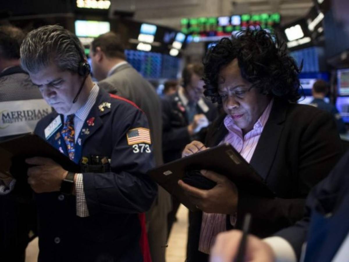 Wall Street toca niveles récord tras sólidos datos económicos en EE.UU. y China