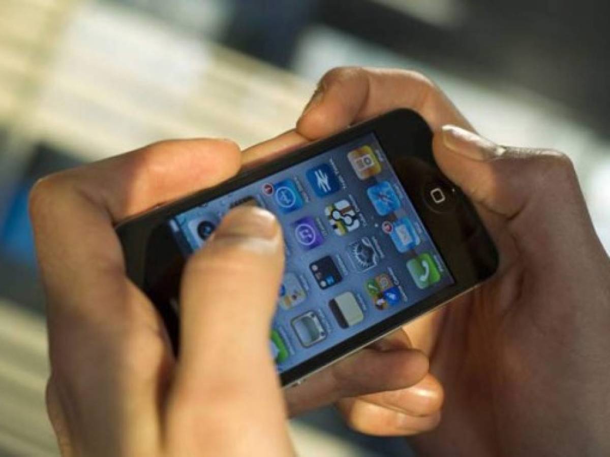 Guatemala: Telefonía móvil decreció 22% en 2014  