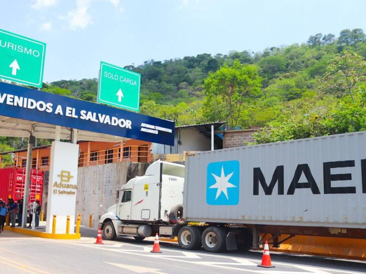 Exportadores y transportistas de El Salvador sufren millonarias pérdidas por bloqueos