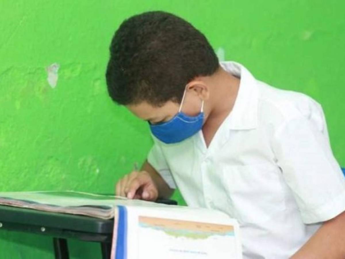 Panamá: Ministra de Educación dice 12 de abril podría iniciar el ‘retorno gradual’ de las clases semipresenciales