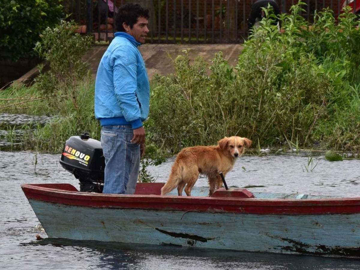 El Niño deja miles de desplazados por inundaciones en Sudamérica