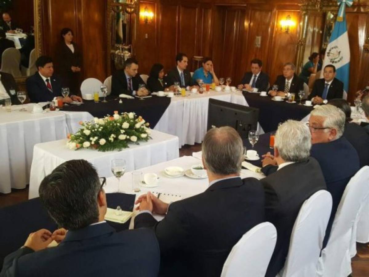 Guatemala: Empresarios buscan solución a crisis política con Morales