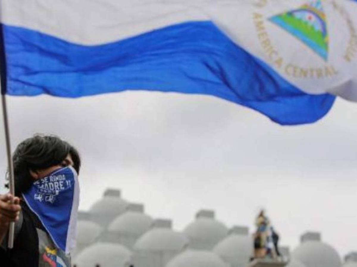 Nicaragüenses restringen su consumo en los servicios básicos debido a la crisis