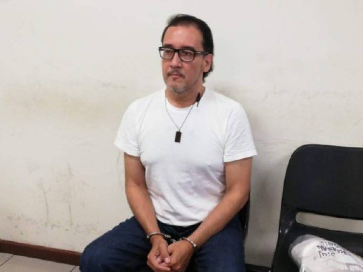 El Salvador: Exfiscal es condenado a 5 años de prisión por revelar conversaciones