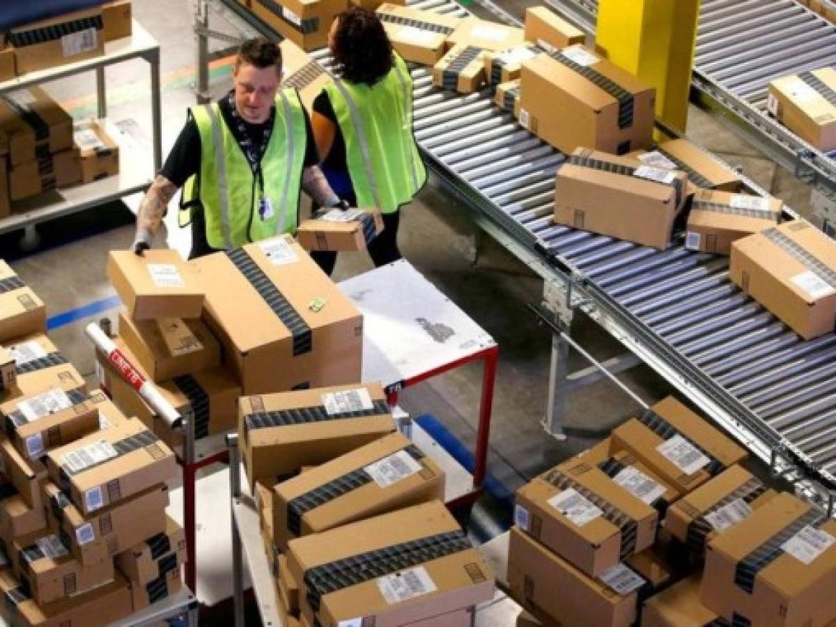 Trump ataca a Amazon y le acusa de causar 'gran daño' al pequeño comercio