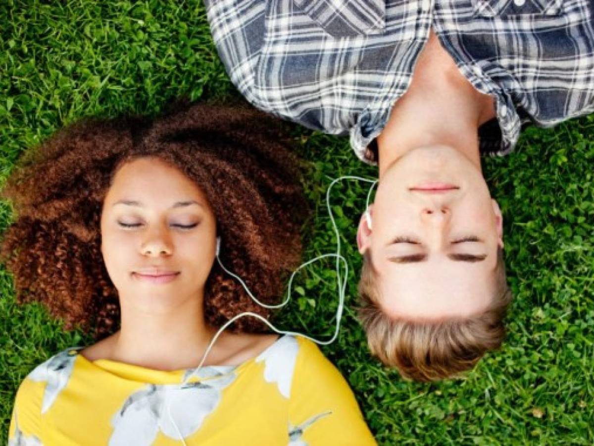 Tinder y Spotify se unen para flechar parejas