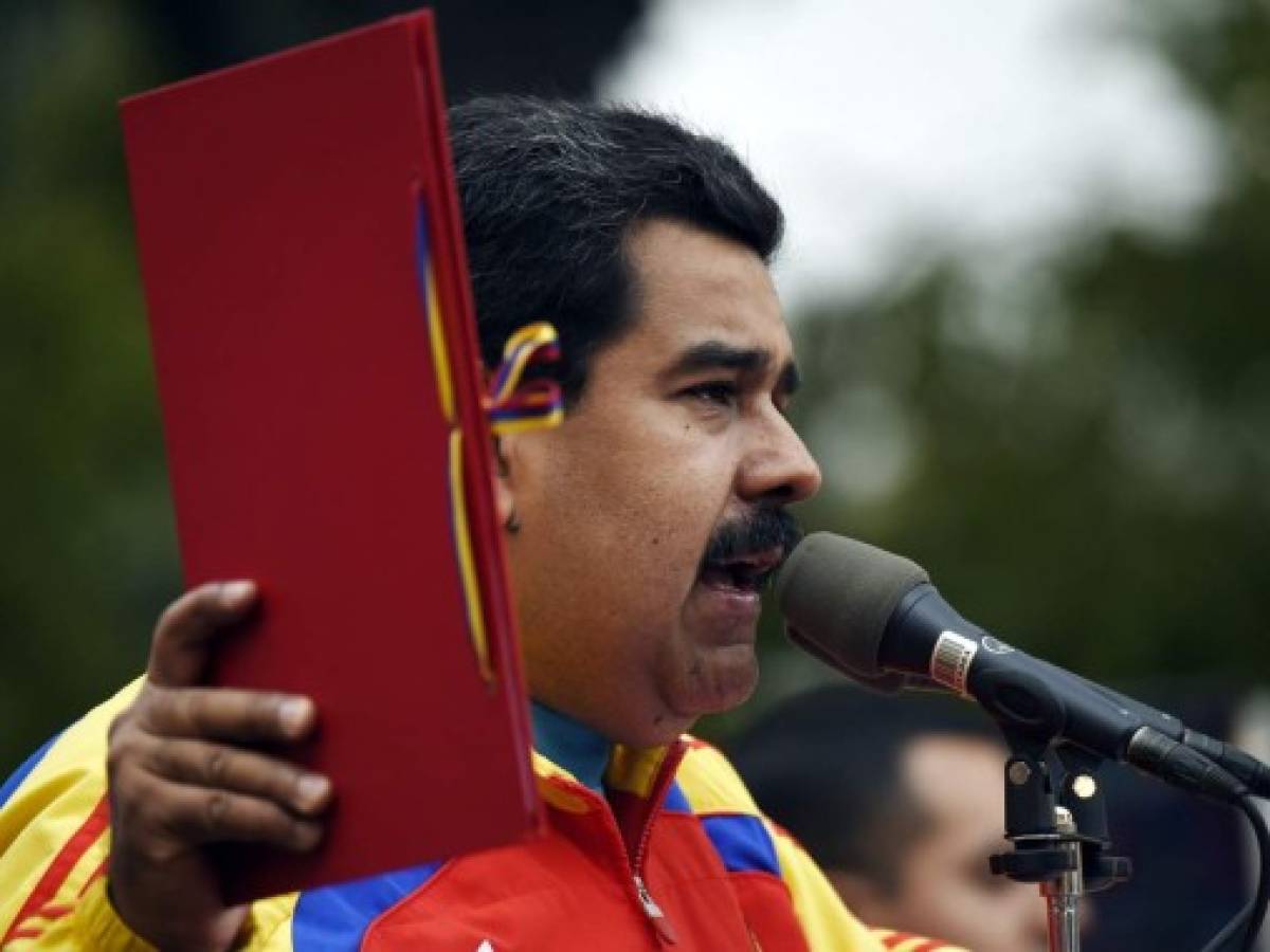 Maduro recibe superpoderes para gobernar